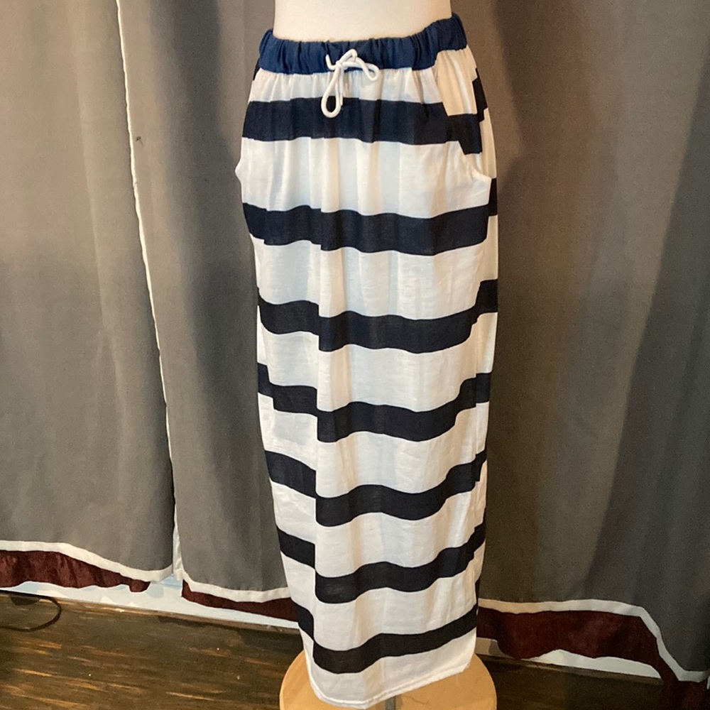 NWOT WOMENS SZ M STRETCH POCKETED MAXI SKIRT ELASTIC BAND